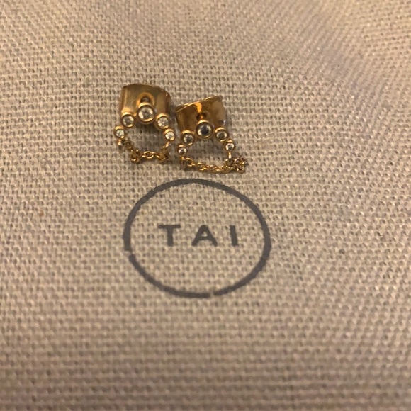 Dangle chain studs - Picture 2 of 2